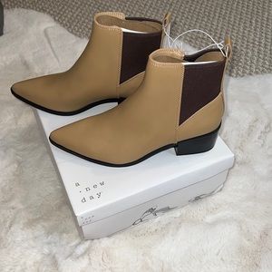 A new day Tan Gwen booties